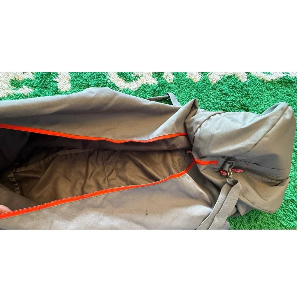 REI Roadtripper Duffel Bag Unisex Large Grey Good Camping Travel Gear